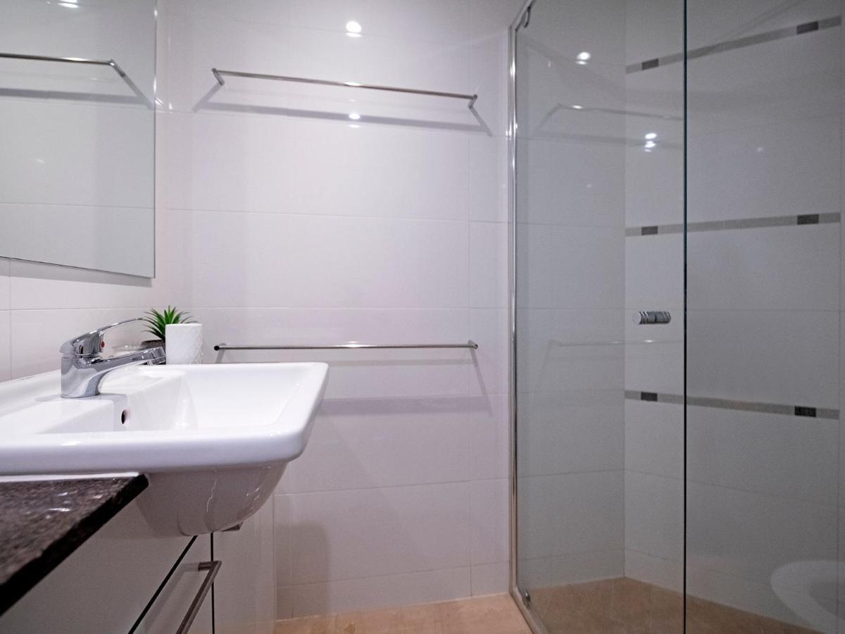Modern 2 Bedroom Apartment In Sierra Grand - Coasthm 골드코스트 외부 사진
