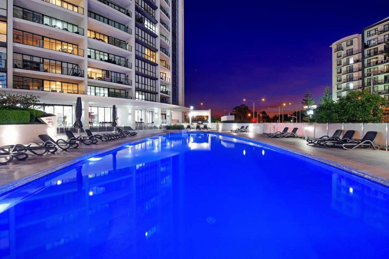 Modern 2 Bedroom Apartment In Sierra Grand - Coasthm 골드코스트 외부 사진